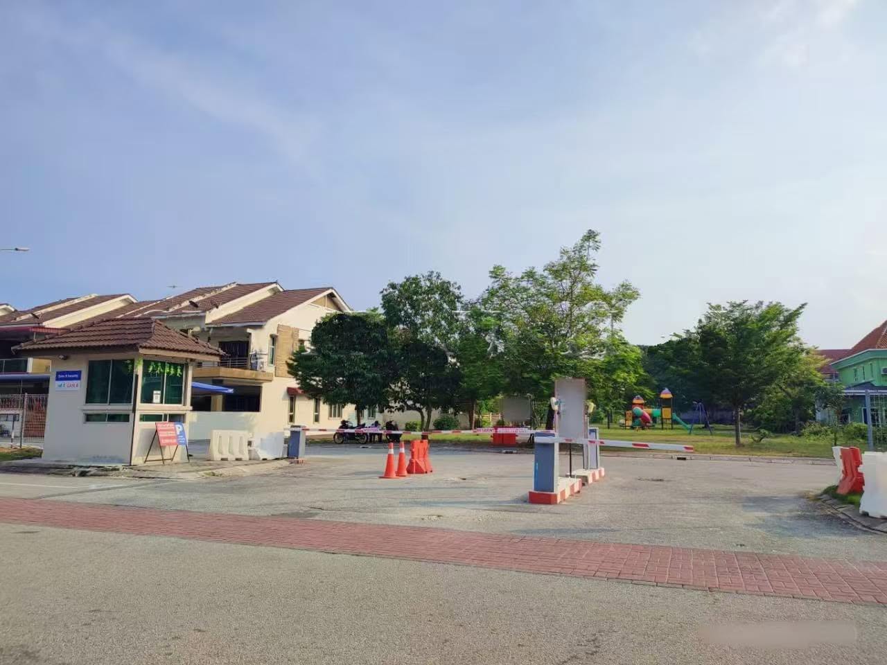 Pengkalan Tiara 2 Storey Terrace House For Sale