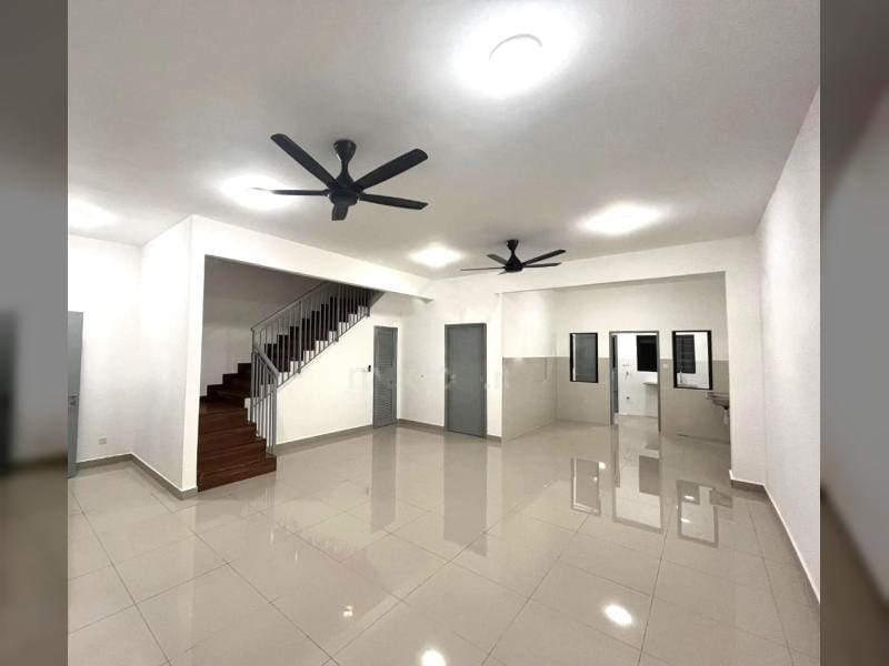 RUMAH SEWA RM2,600‼️| 4+1 BILIK | 2,104 SQFT | SETIA ALAM 2-Storey Terrace @ Setia Utama 3, Setia Alam  Rumah luas |4+1 bilik, 4 bilik air & gated guarded! 📍 Setia Utama 3, Setia Alam •   - Image 3