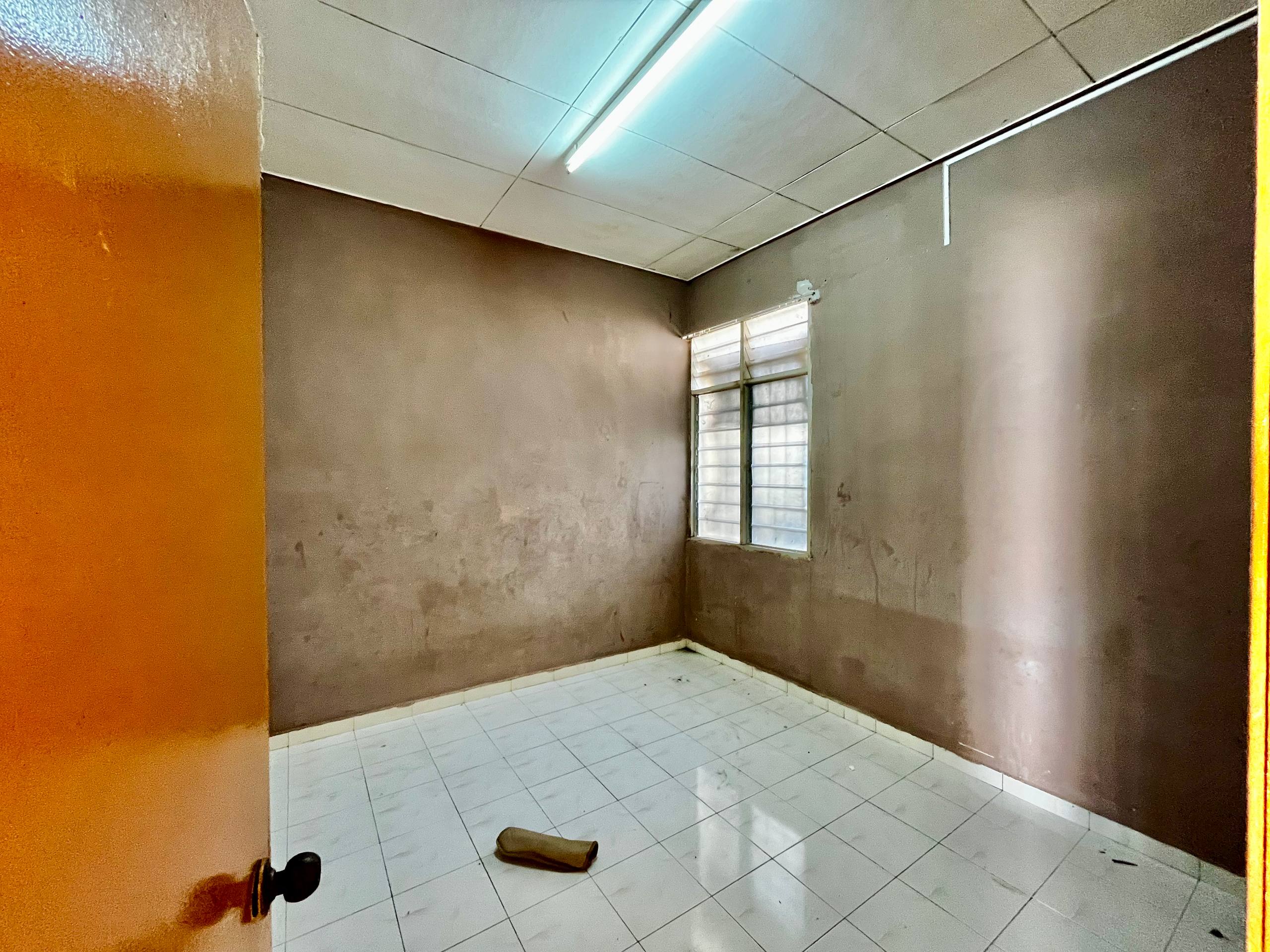 Well-Maintained 3BR Single Storey Terrace in Bandar Amanjaya Zon Mawar - Freehold - Image 4