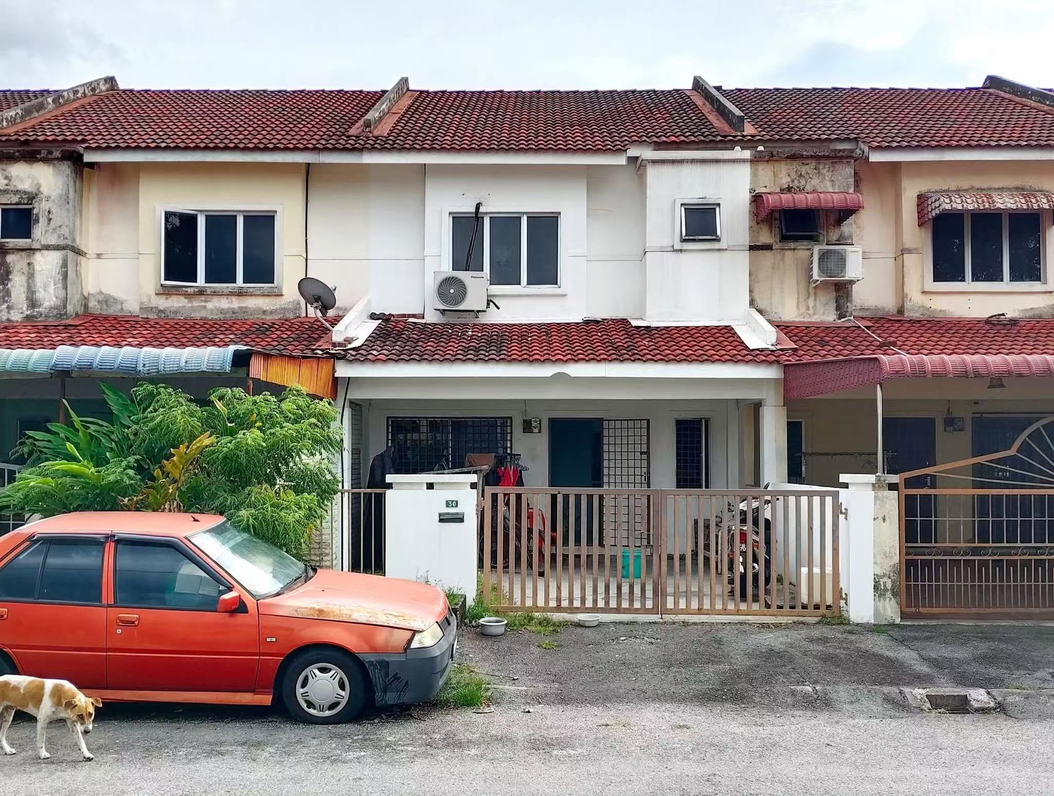 Double Storey Terrace in Halaman Pengkalan Sentosa Lahat