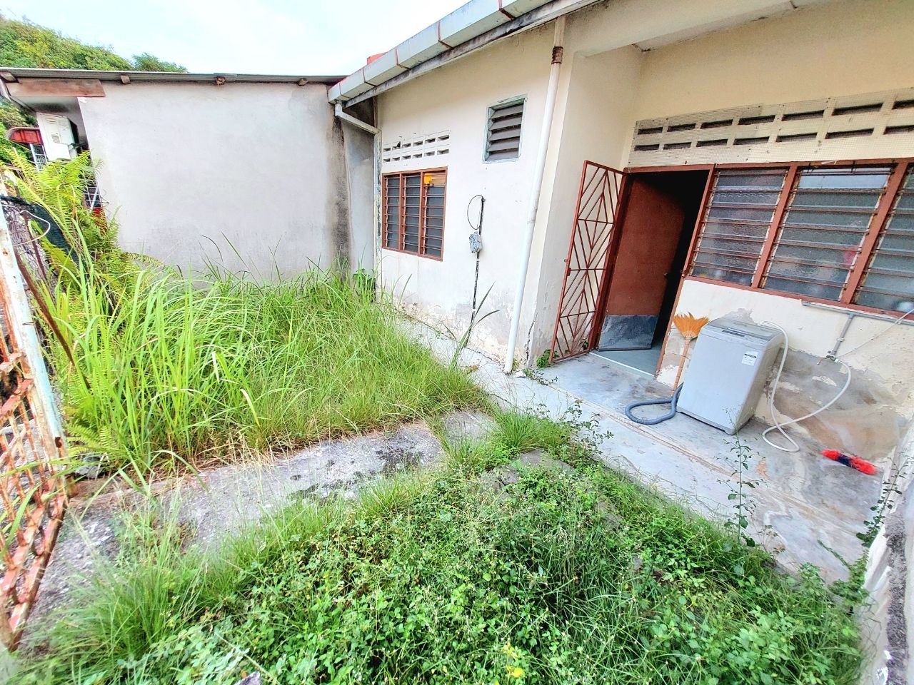 BELOW MARKET Single Storey Taman Desa Cempaka, Nilai N.Sembilan - Image 5