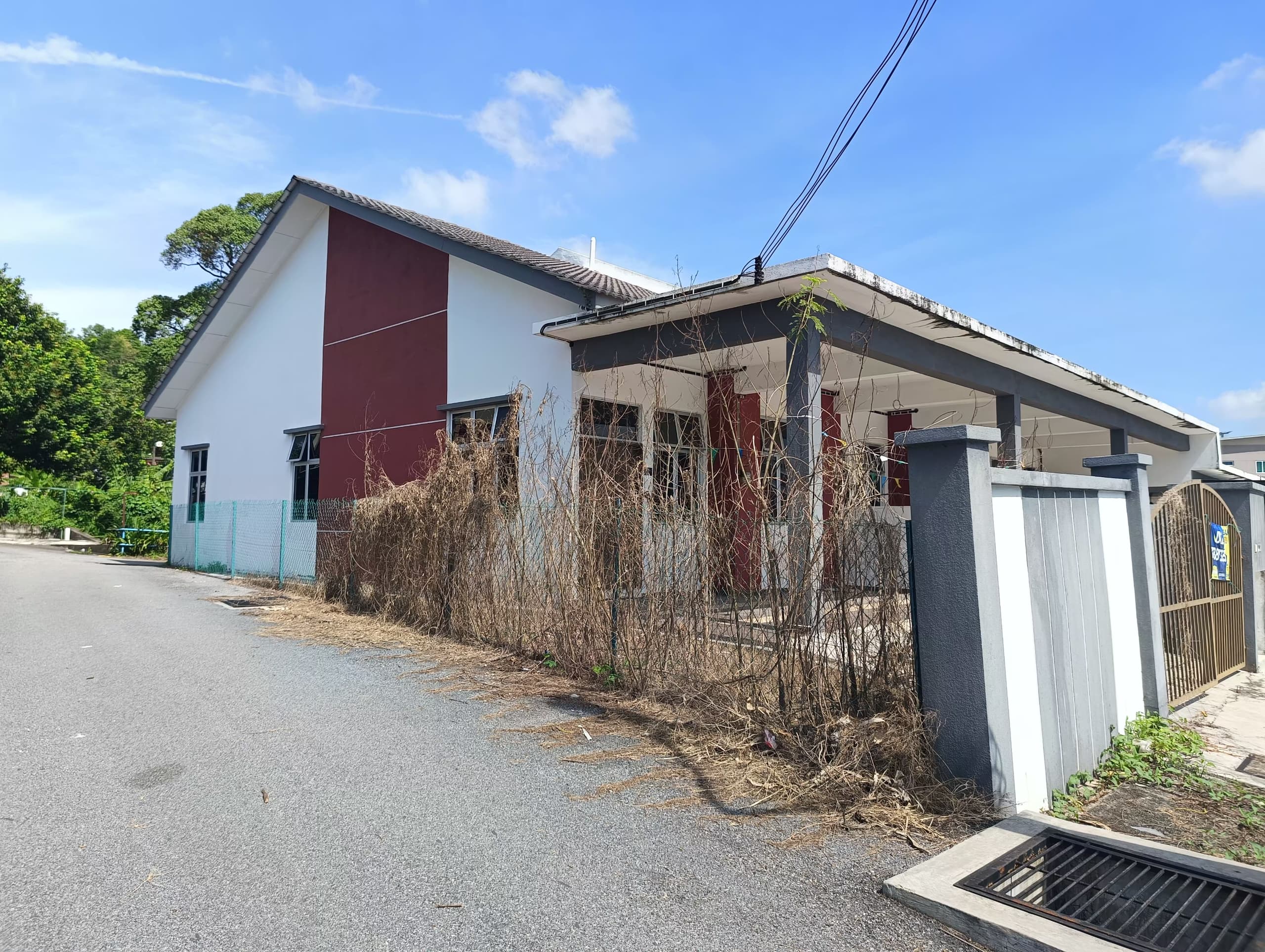 BELOW MARKET VALUE Single Storey Terrace Taman Lukut Merati Port Dickson Negeri Sembilan  - Image 4