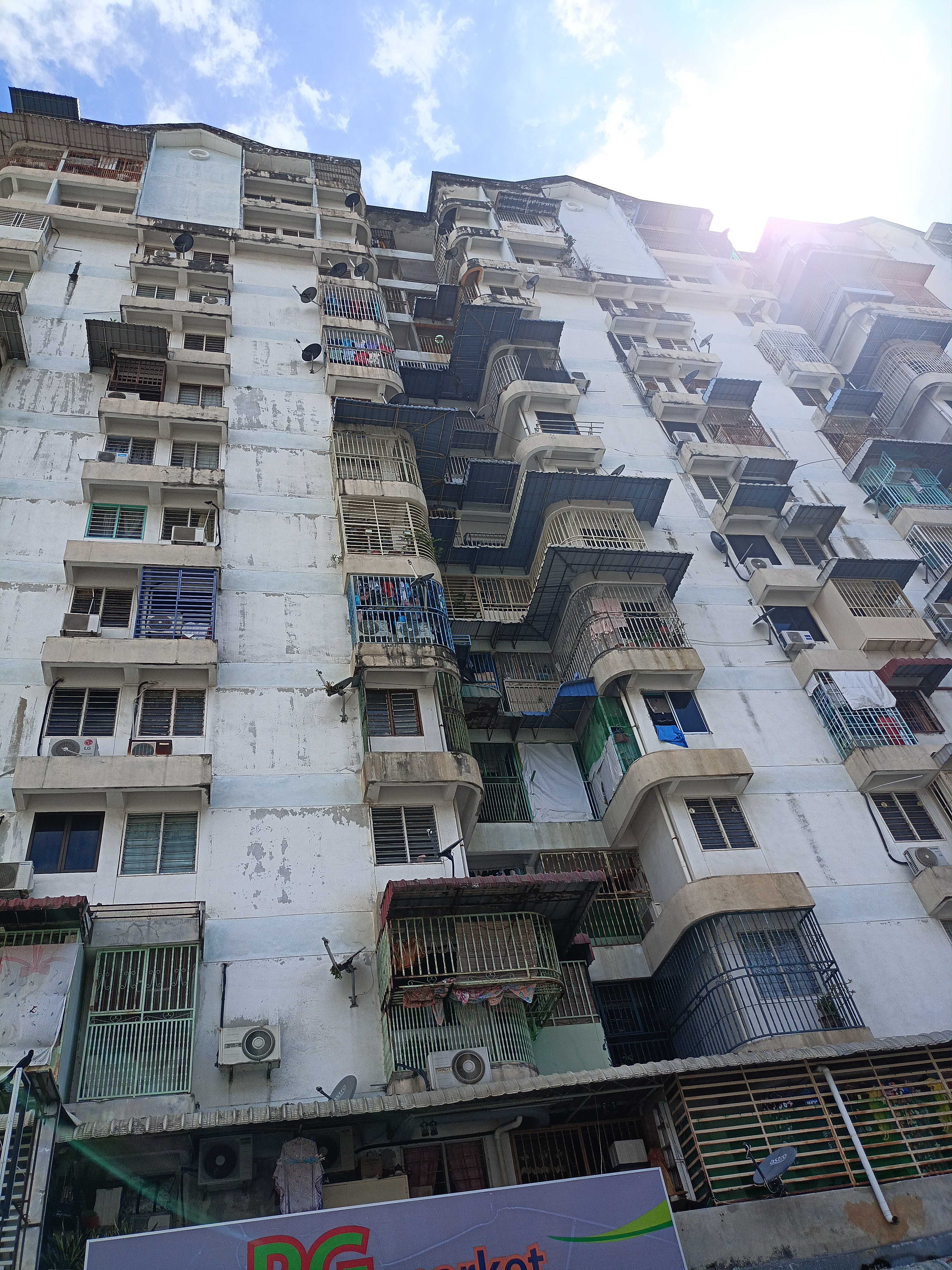 Desa Intan at Farlim, Block 7A 3 bedrooms unit 650SF FOR SALE - Image 17