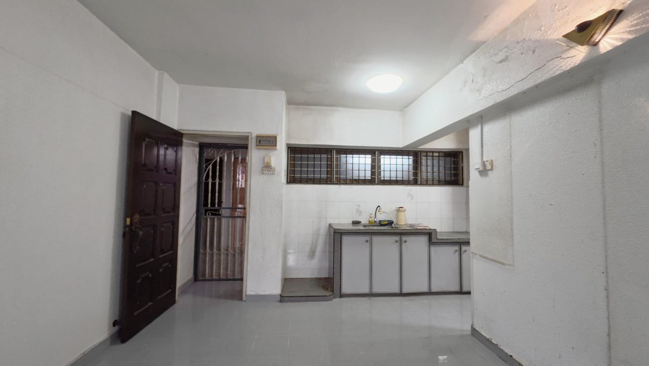 Desa Intan at Farlim, Block 7A 3 bedrooms unit 650SF FOR SALE