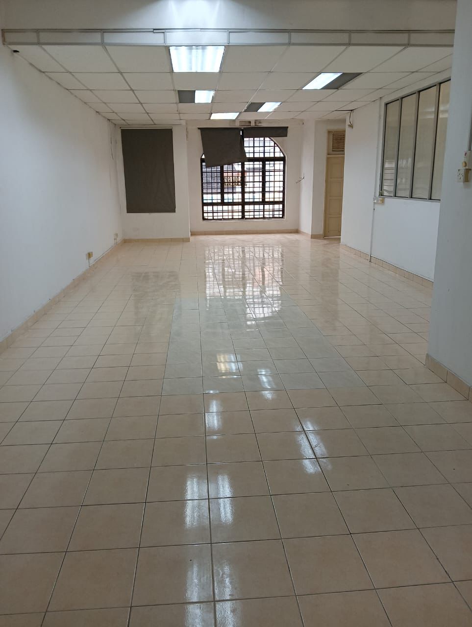 Mutiara damansara first floor for rent Shop lot office lot for rent petaling jaya Selangor  - Image 2