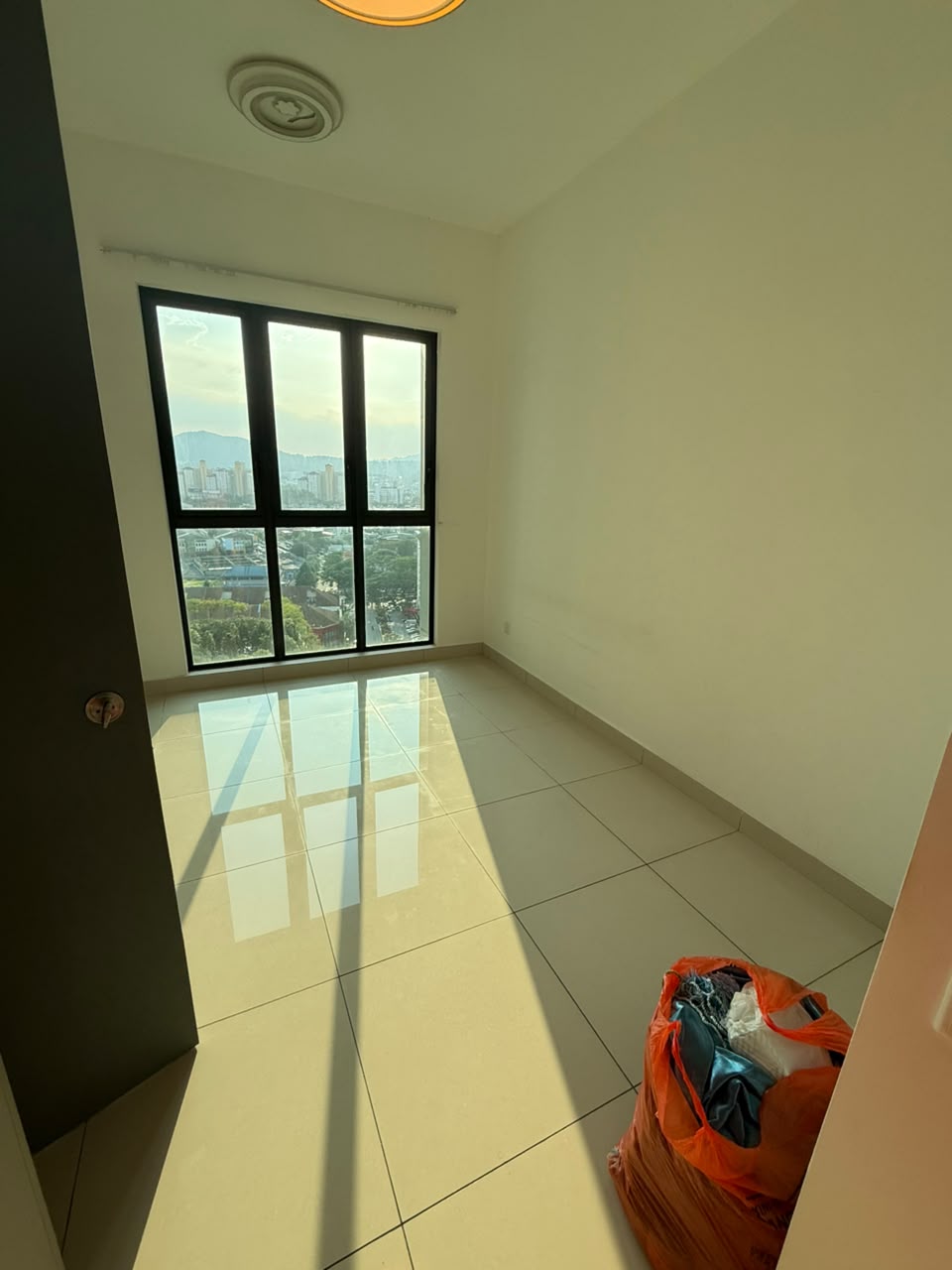 Condo for Rent at Fortune Centra, 3 Bedrooms, 1001 sqft - Image 2