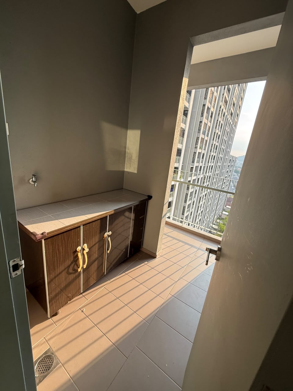 Condo for Rent at Fortune Centra, 3 Bedrooms, 1001 sqft - Image 11