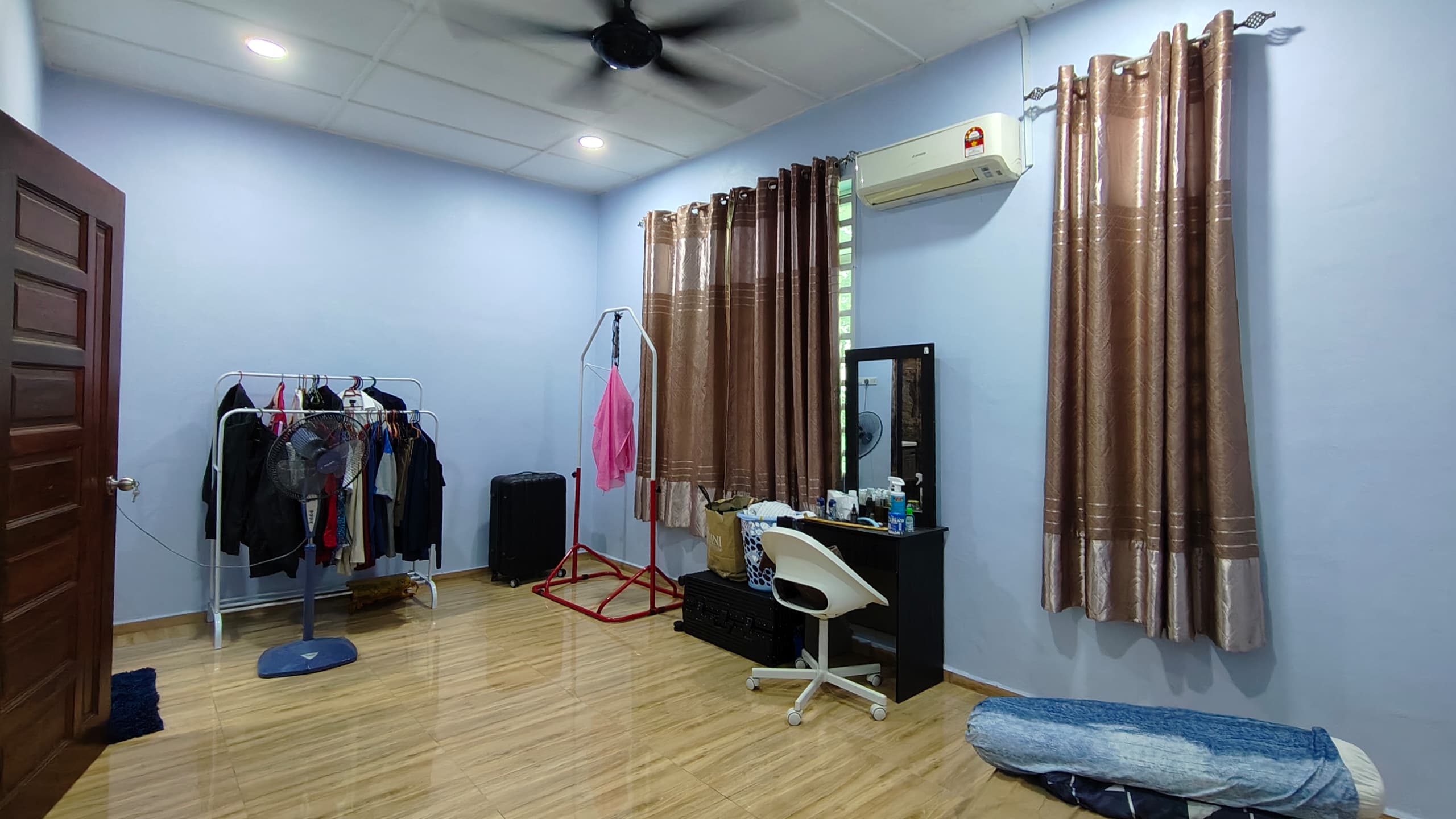 RUMAH Double Storey |FREEHOLD | FULLY RENOVATED & FULLY FURNISHED Untuk DiJUAL - Image 9