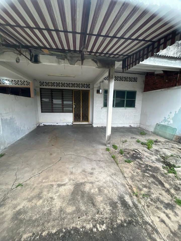 Menglembu Taman Hong Kong Single Storey Terrace House For Sale - Image 2