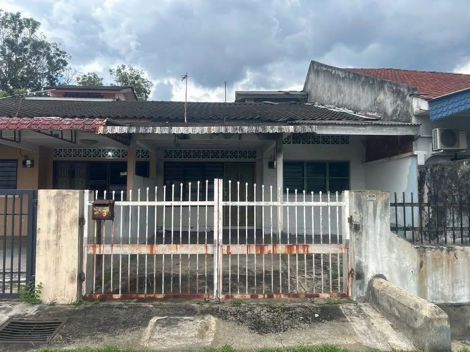 Menglembu Taman Hong Kong Single Storey Terrace House For Sale
