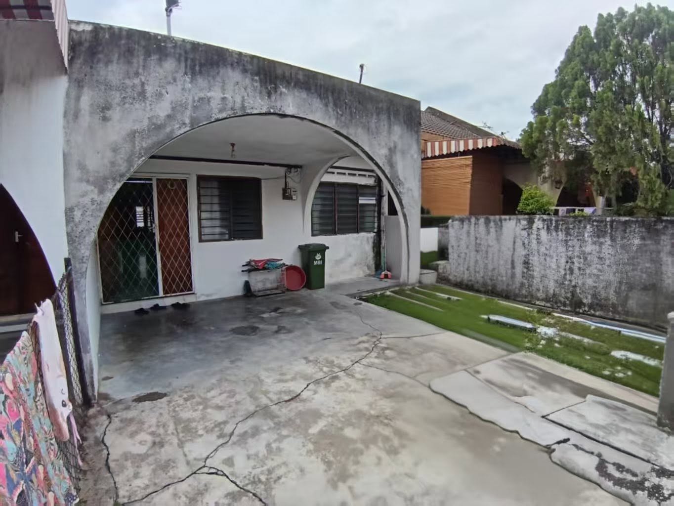 Ipoh Garden East Taman Kemuncak Single Storey Terrace House For Sale