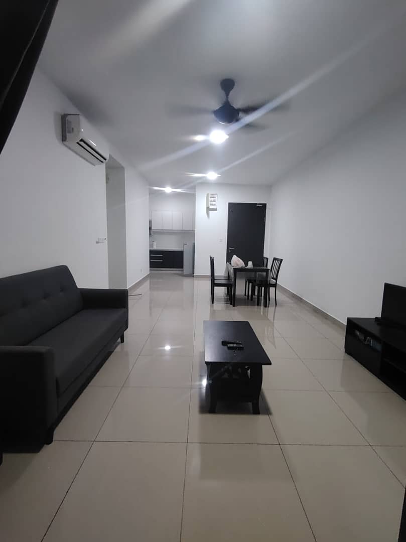 Condo for Rent at The Henge Residence, 1300 sqft