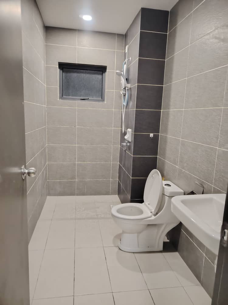 Condo for Rent at The Henge Residence, 1300 sqft - Image 12