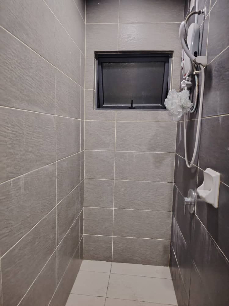 Condo for Rent at The Henge Residence, 1300 sqft - Image 4