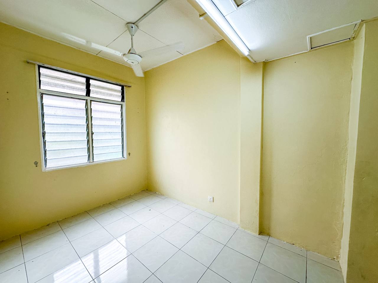 ENDLOT 2 Storey Terrace Taman Salak Perdana Bandar Baru Salak Tinggi - Image 6