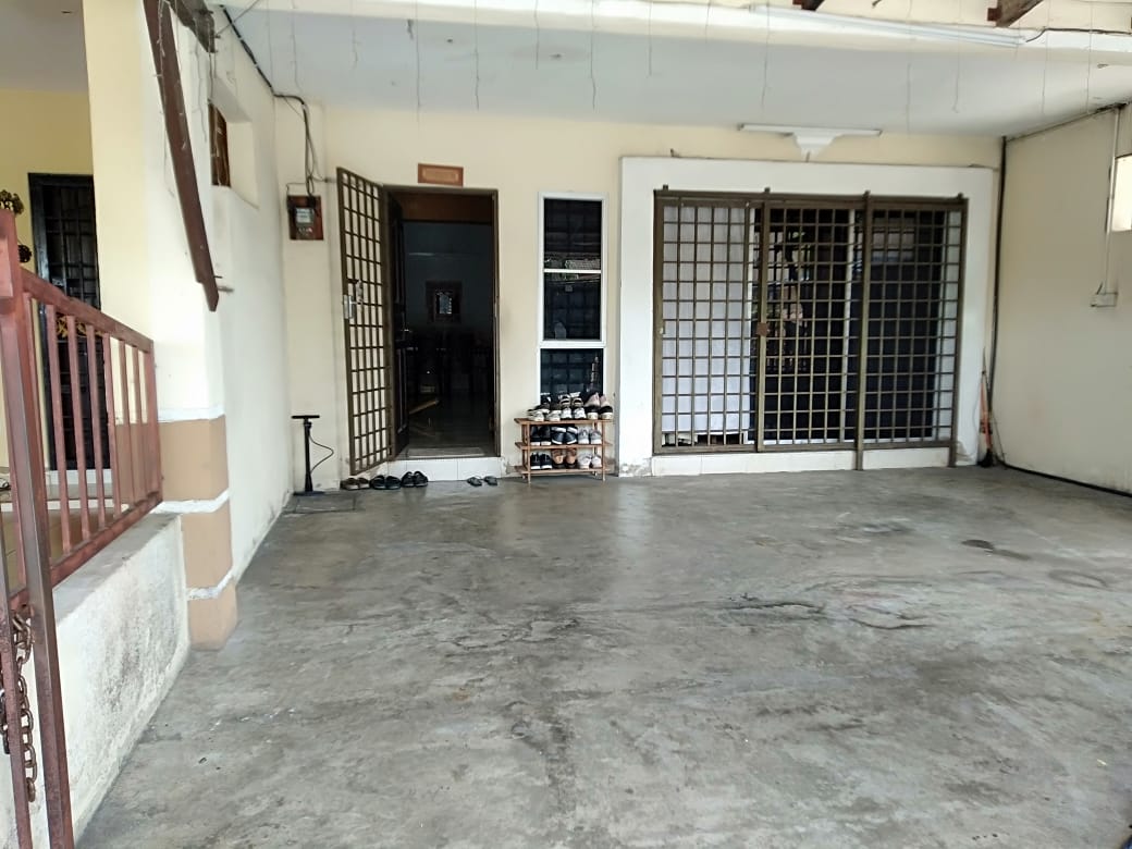 Spacious 4BR Double Storey Terrace For Sale at Taman Medan Pengkalan Megah - Image 2