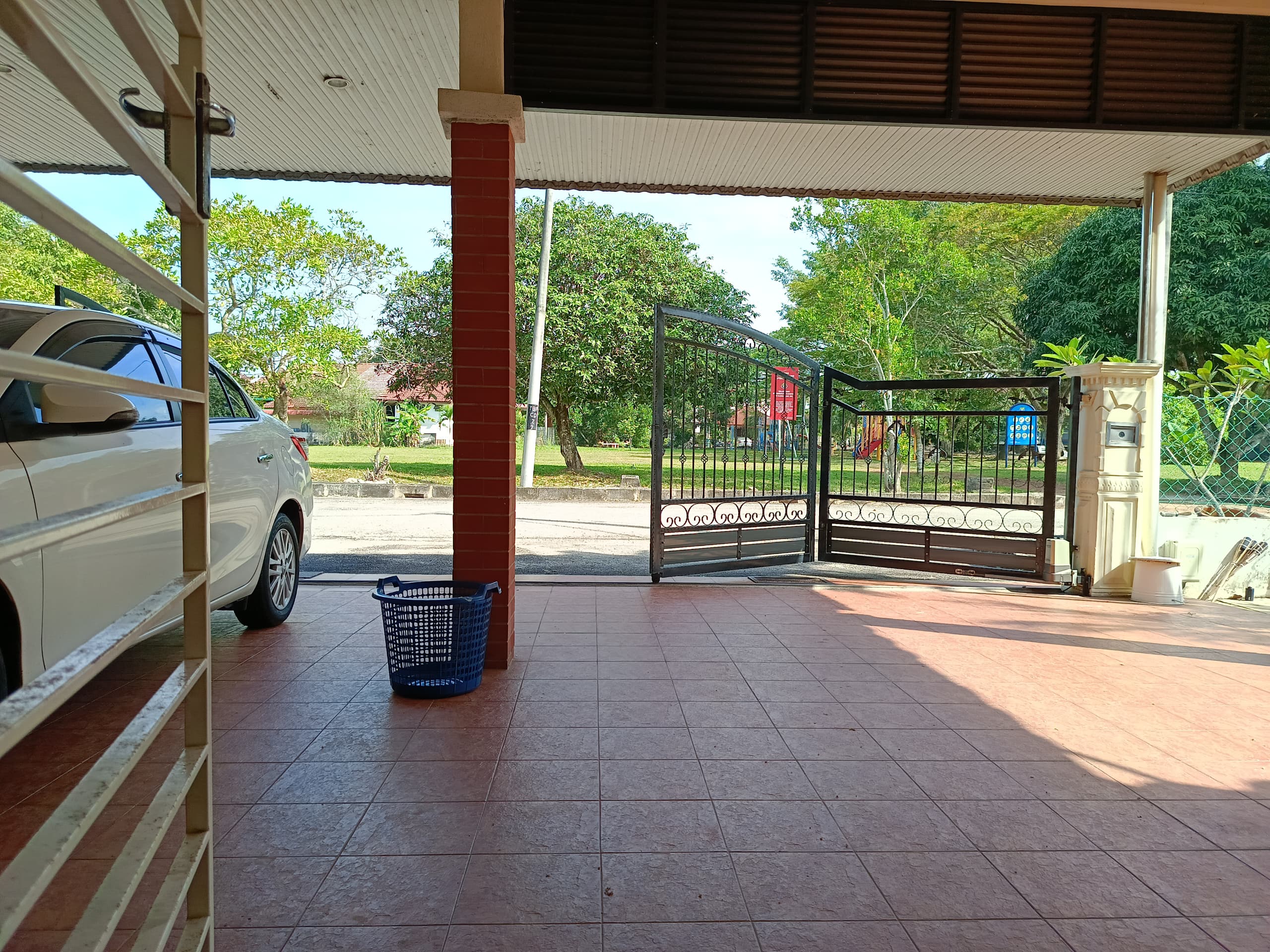 Spacious 4BR Single Storey Semi-D For Sale at Taman Bertam Permai - Freehold - Image 2