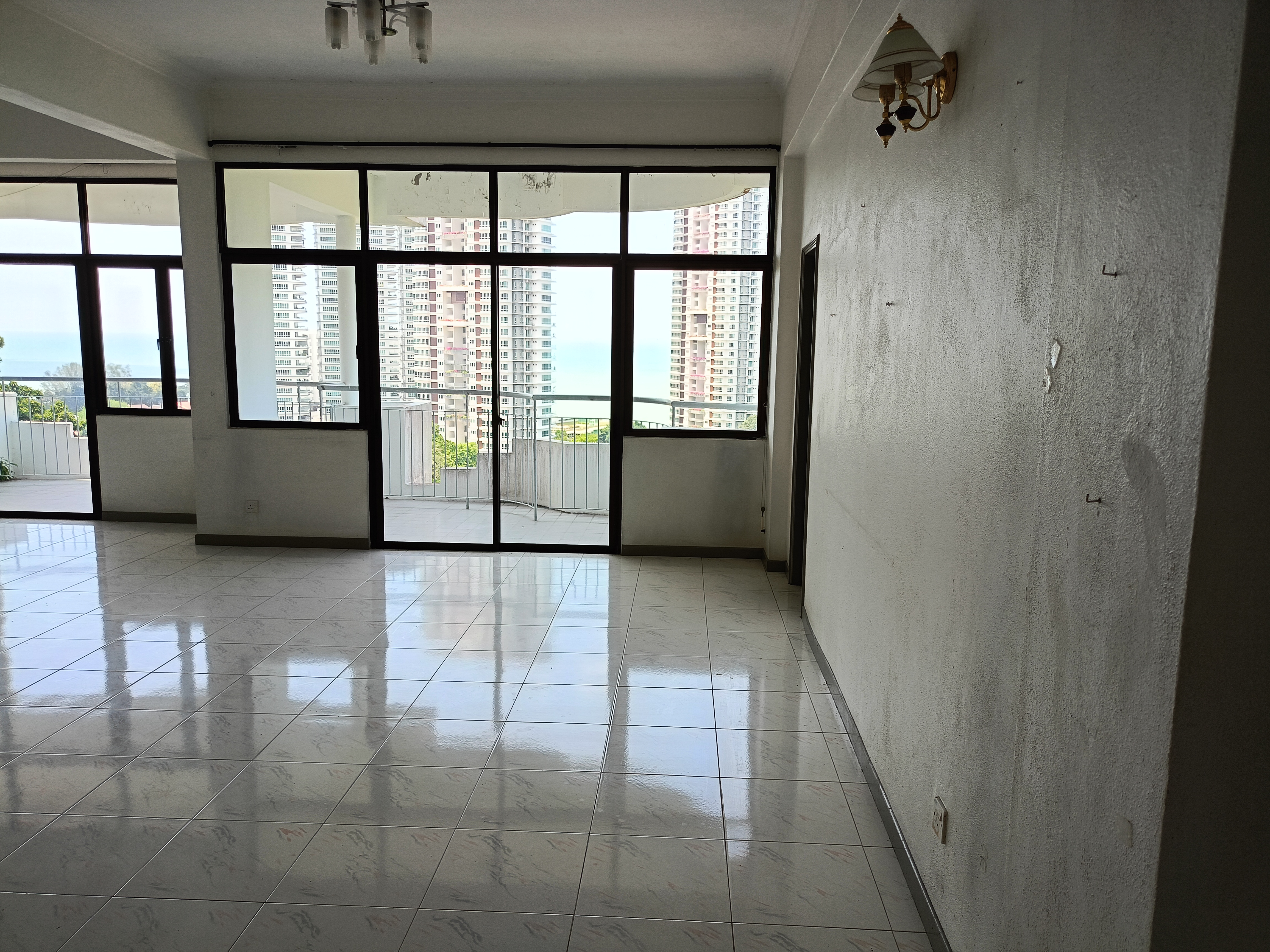 Villa Mutiara Duplex( Penthouse) @ Puncak Bukit Mutiara,11200 Tanjung Bungah, Penang - Image 9
