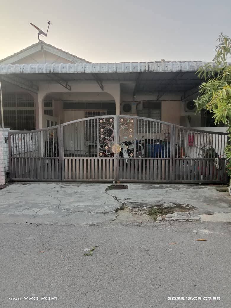 Affordable 3-Bedroom Freehold Single Storey Terrace in Taman Penaga - Image 8