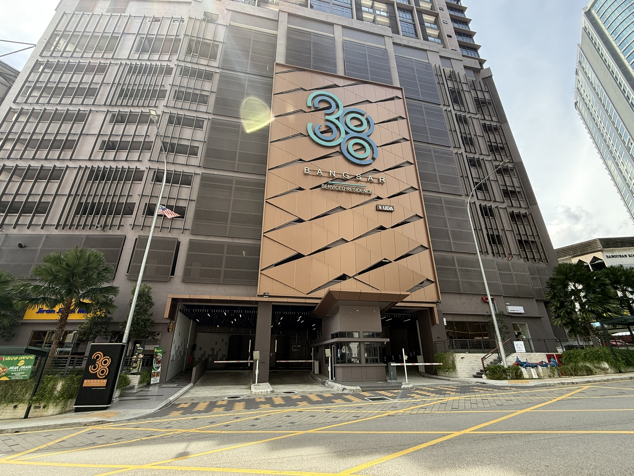 Great Rebates ROI up to 6% 150m to LRT Free All Legal Fees - Image 35