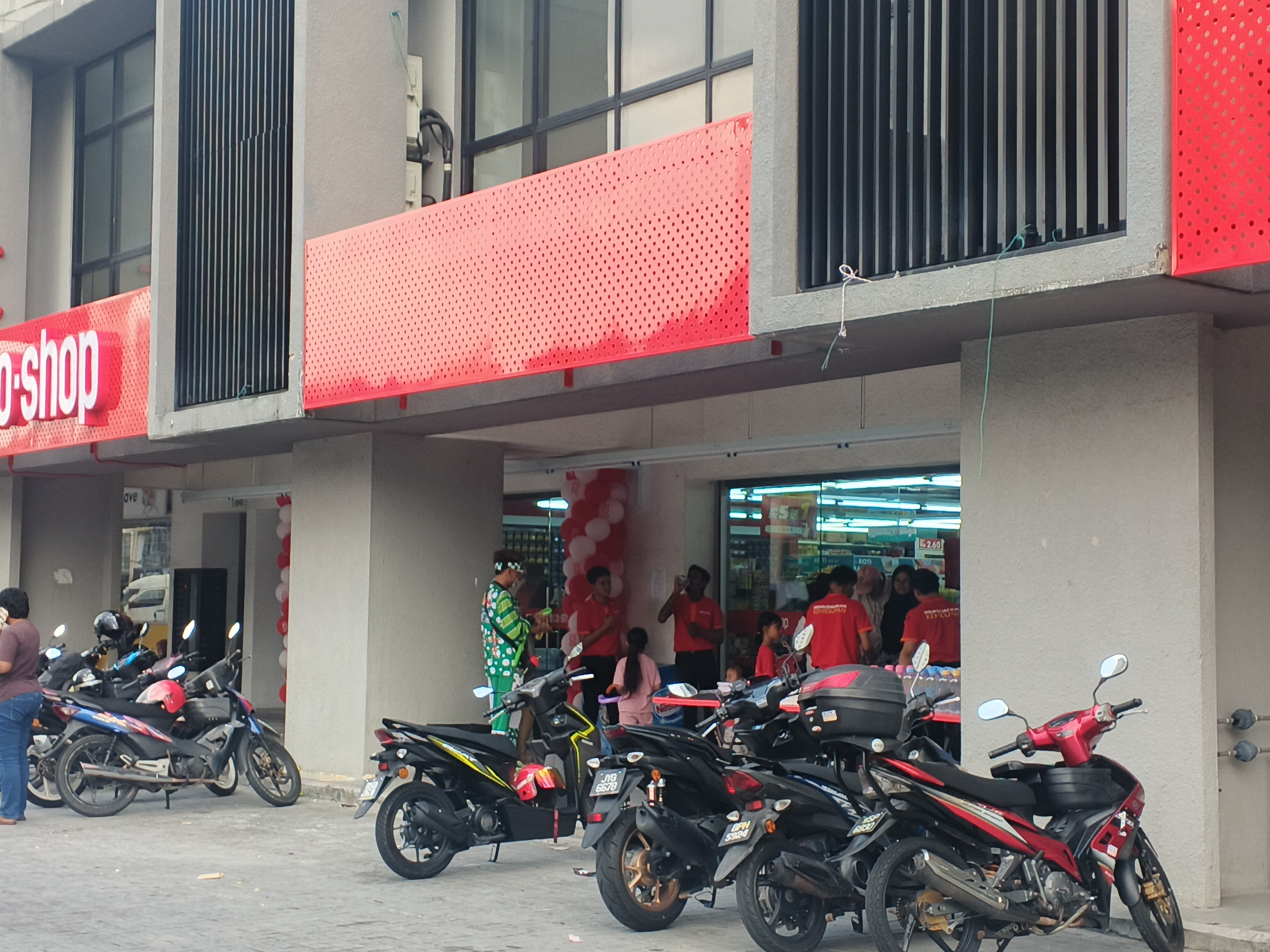 Glomac Centro Kayu Ara Shop lot ground floor for rent Petaling jaya  - Image 2