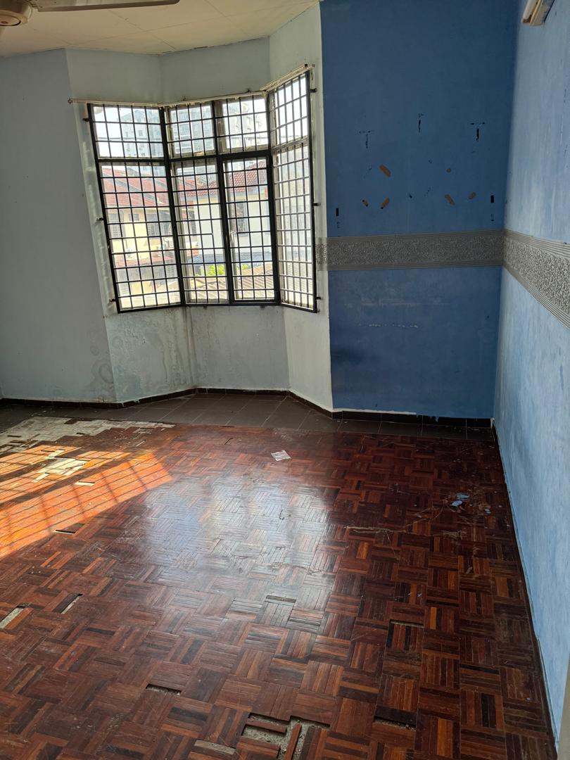 4BR Double Storey Terrace For Sale @ Taman Air Tawar Indah | Freehold - Image 9