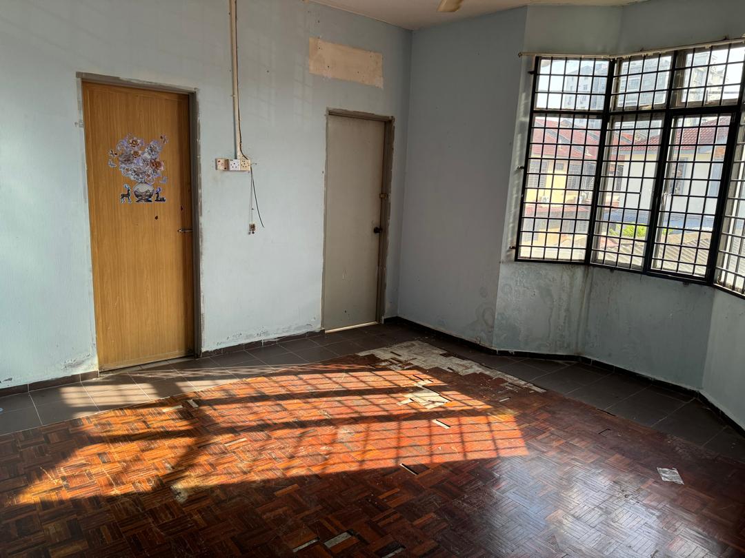 4BR Double Storey Terrace For Sale @ Taman Air Tawar Indah | Freehold - Image 12