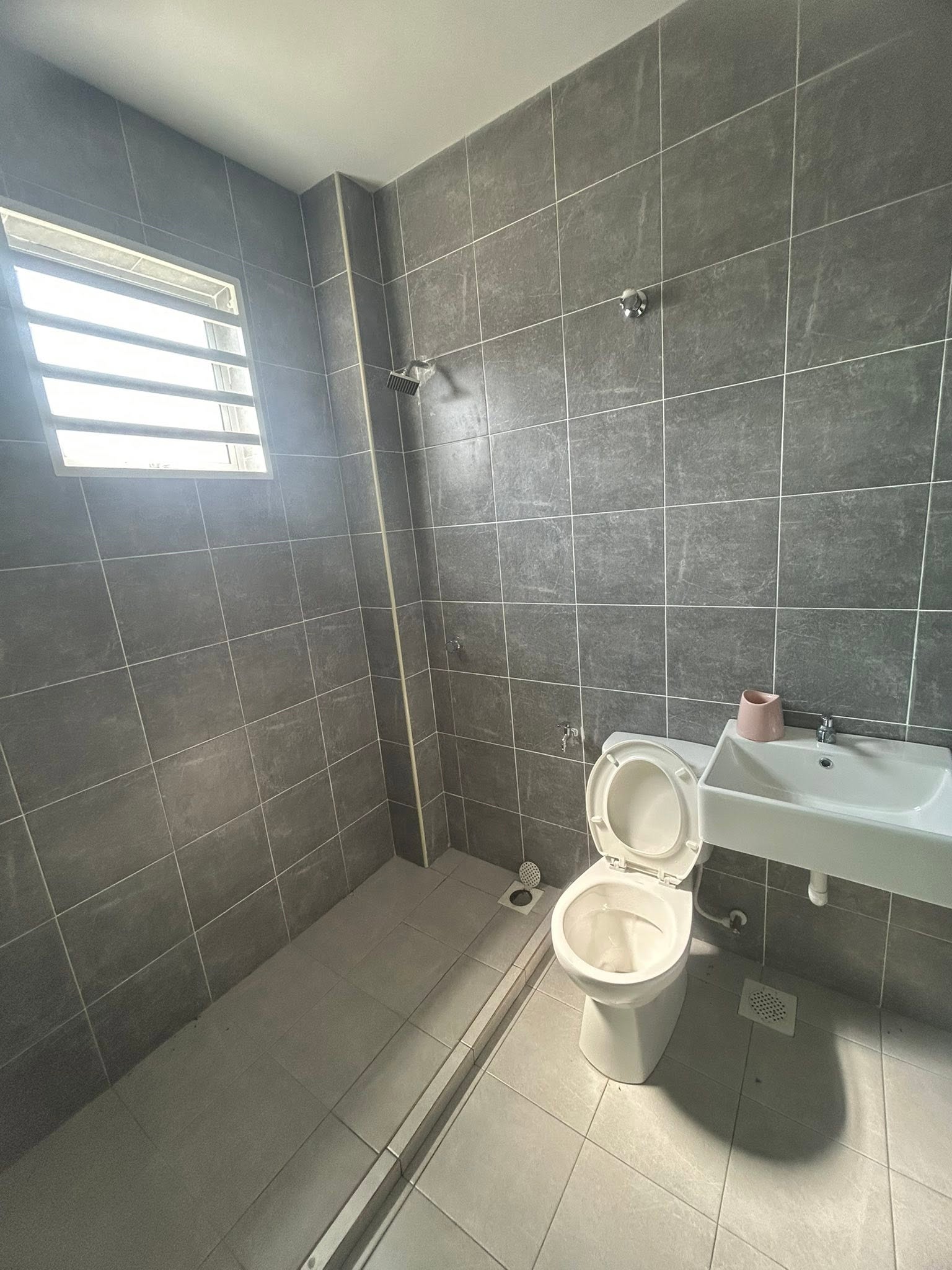 Pusing Taman Pelangi New Semi D For Rent  - Image 11
