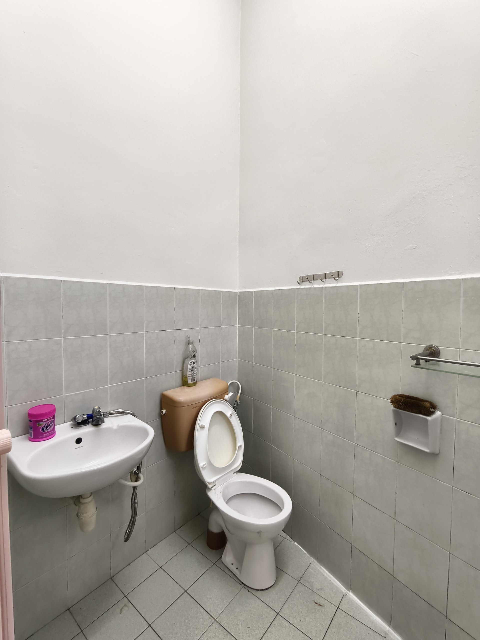 Oversized Land Single Storey House Taman Kulai Utama | 2,465 sqft Land | RM560K - Image 12