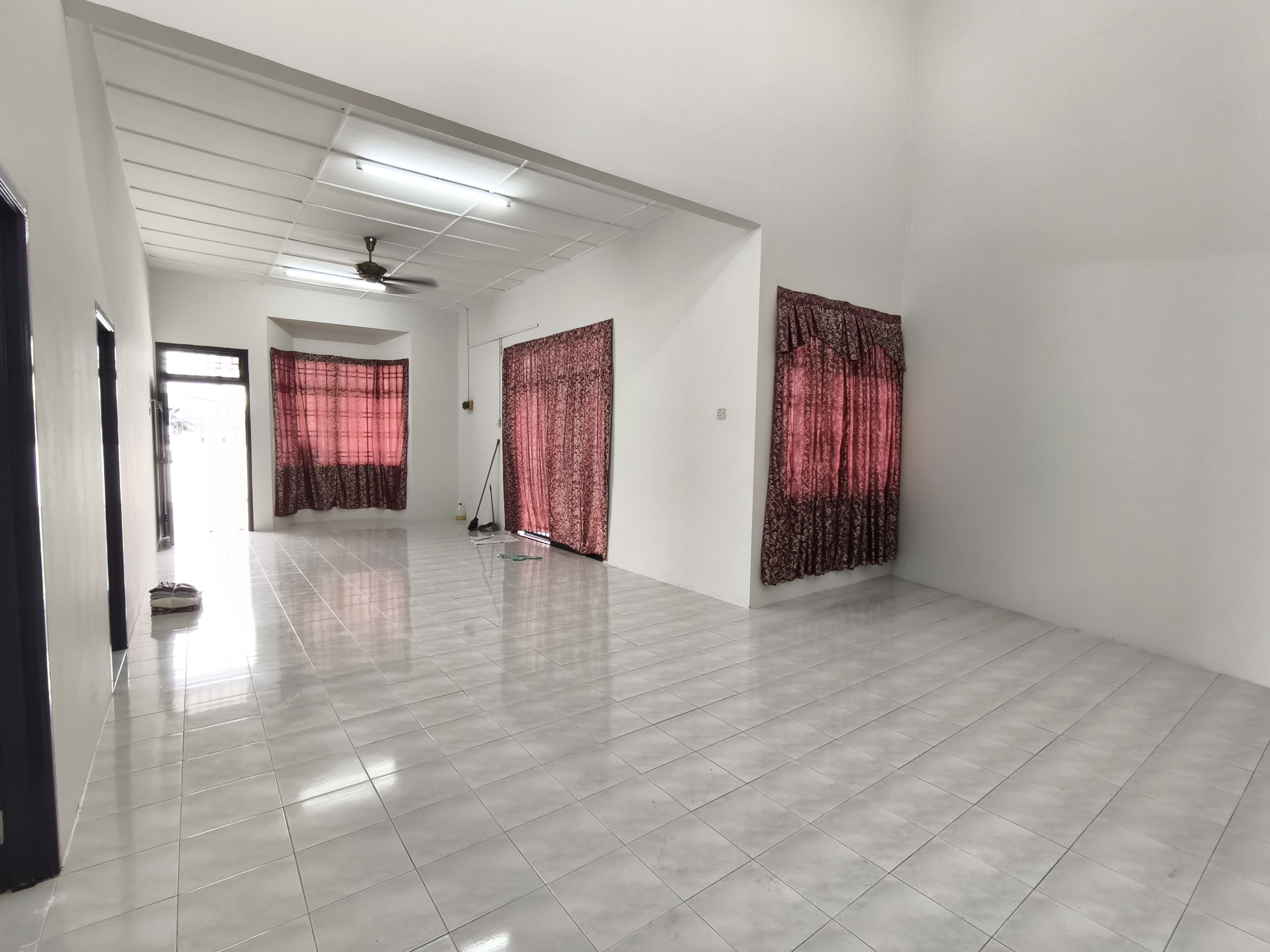 Oversized Land Single Storey House Taman Kulai Utama | 2,465 sqft Land | RM560K - Image 16