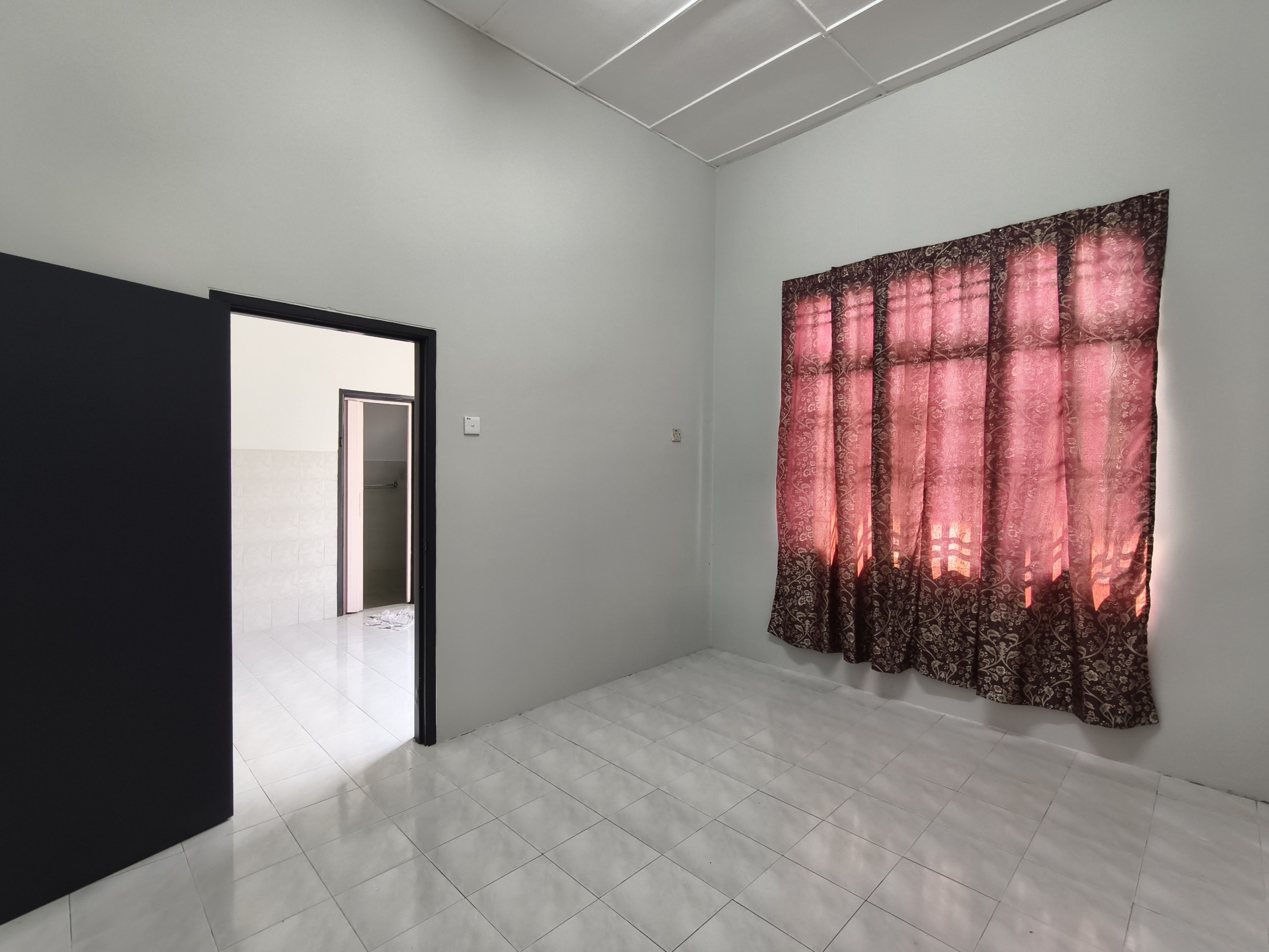 Oversized Land Single Storey House Taman Kulai Utama | 2,465 sqft Land | RM560K - Image 14