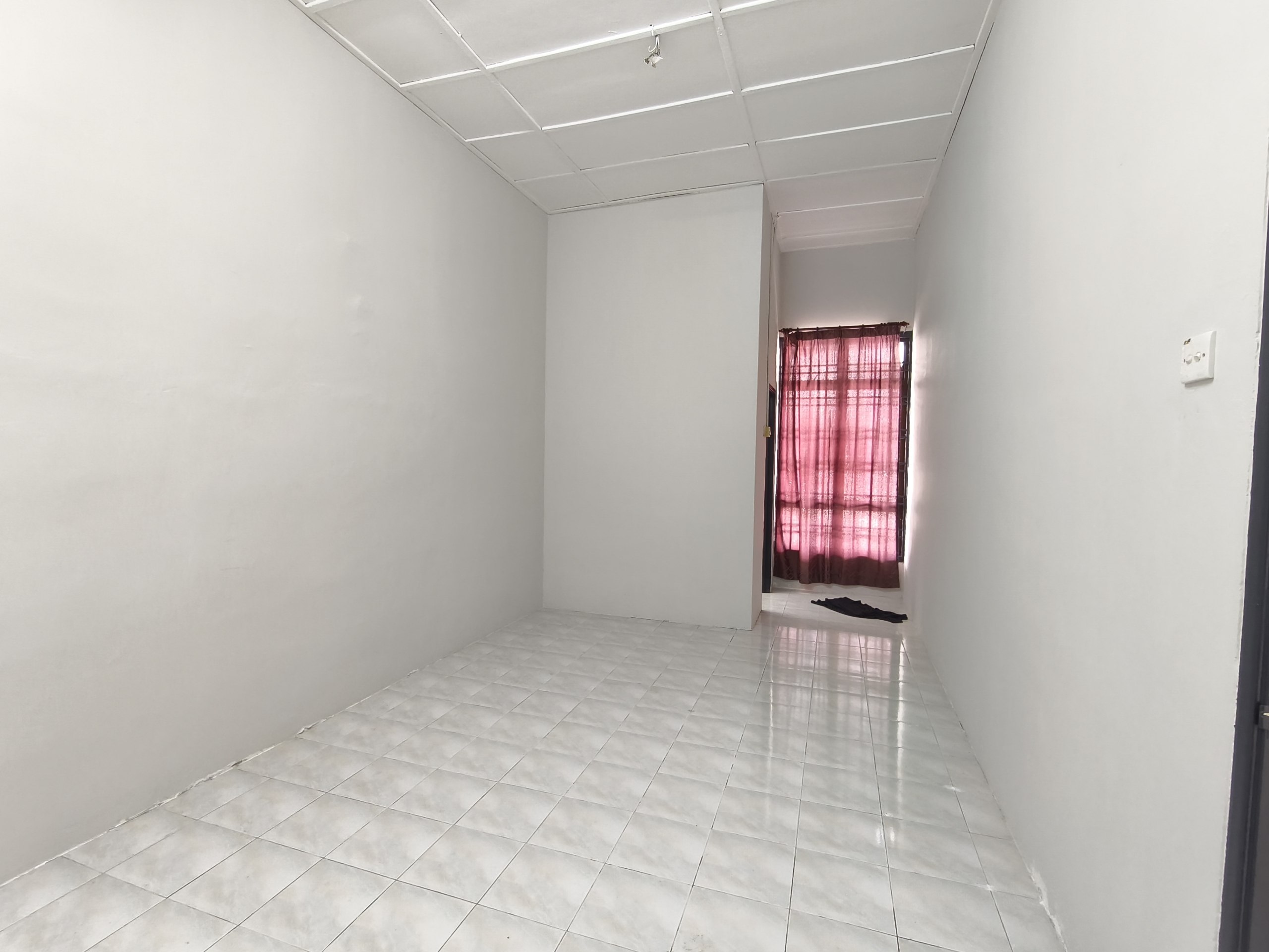 Oversized Land Single Storey House Taman Kulai Utama | 2,465 sqft Land | RM560K - Image 9