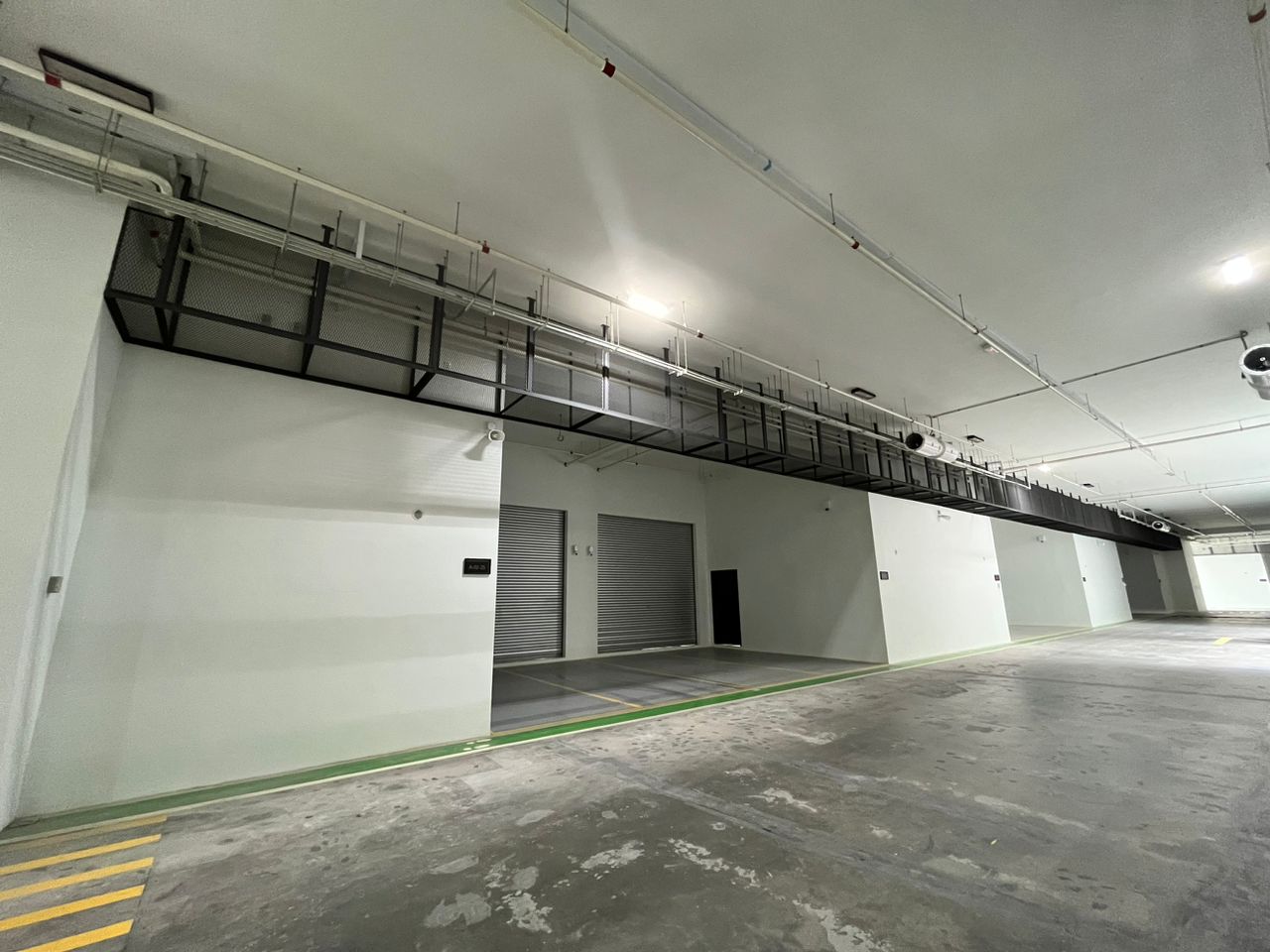 Emhub warehouse for rent Petaling jaya Selangor Kota damansara retail lot Shop lot  - Image 3