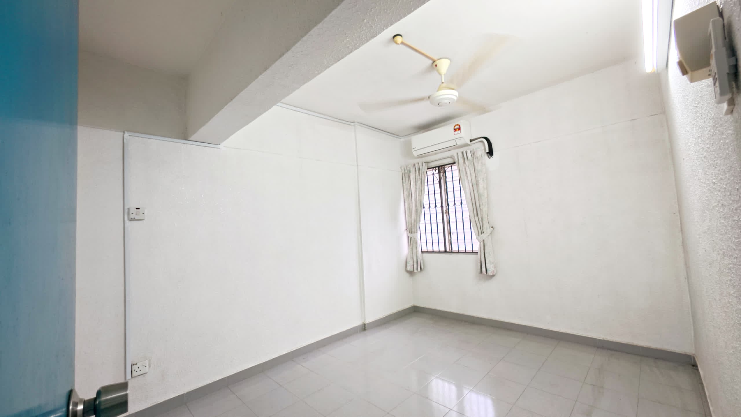 Desa Intan Block 7A,Farlim 3 bedrooms 650sf Low Floor unit - Image 4