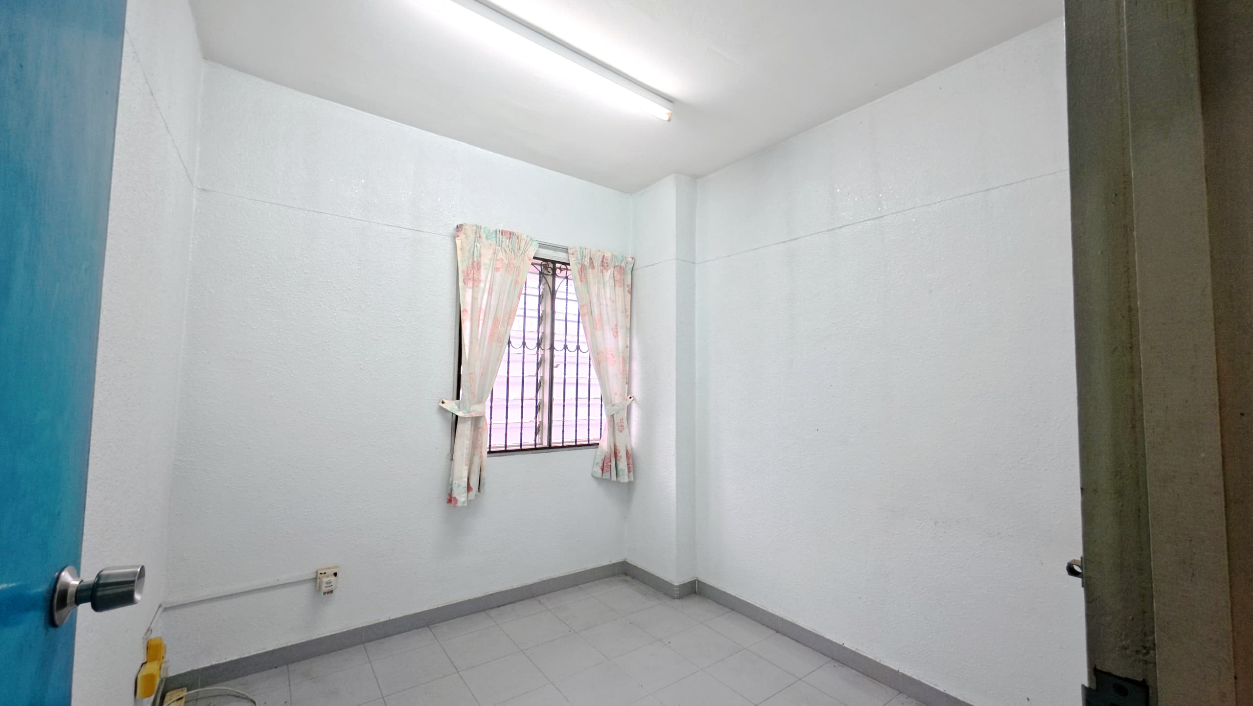 Desa Intan Block 7A,Farlim 3 bedrooms 650sf Low Floor unit - Image 5
