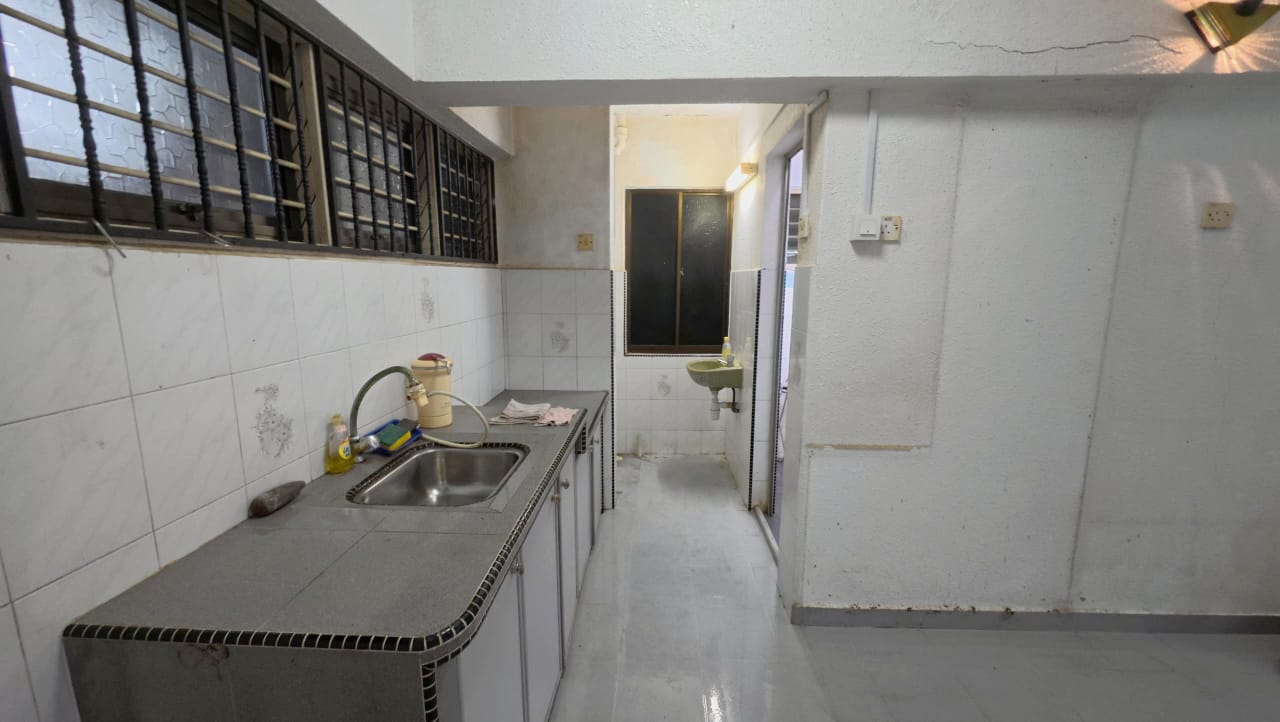 Desa Intan Block 7A,Farlim 3 bedrooms 650sf Low Floor unit - Image 2