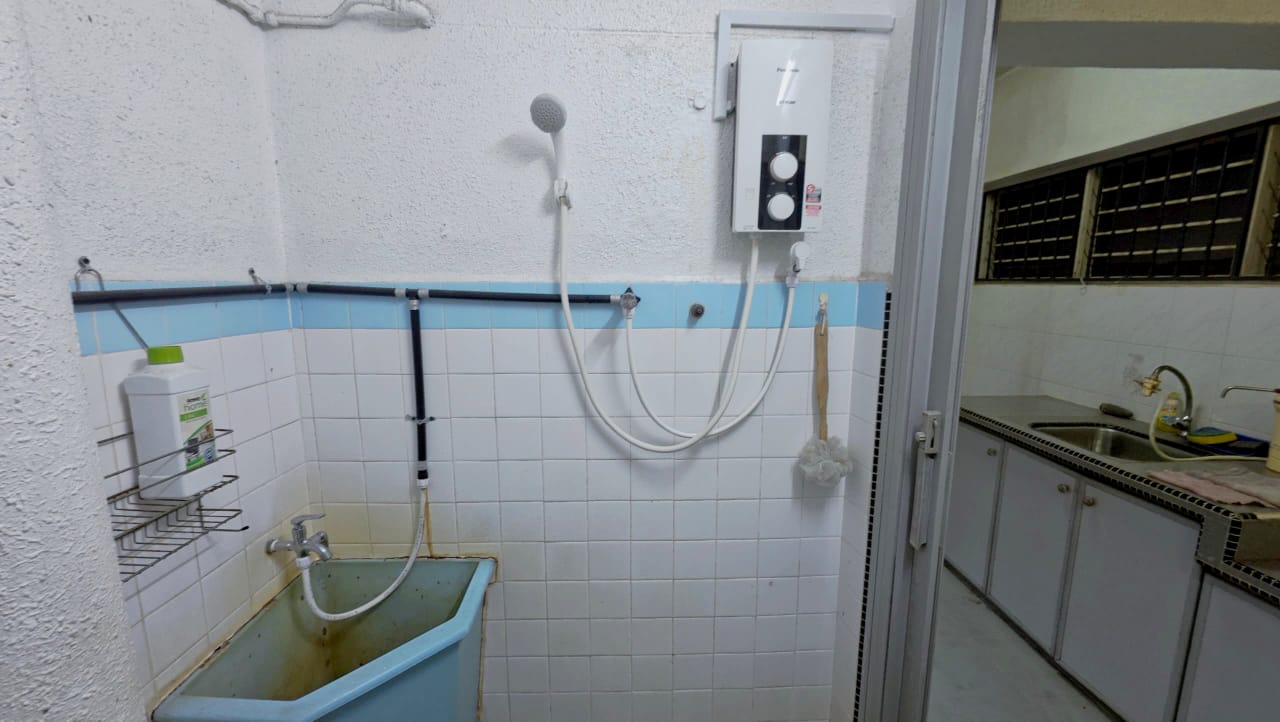 Desa Intan Block 7A,Farlim 3 bedrooms 650sf Low Floor unit - Image 7
