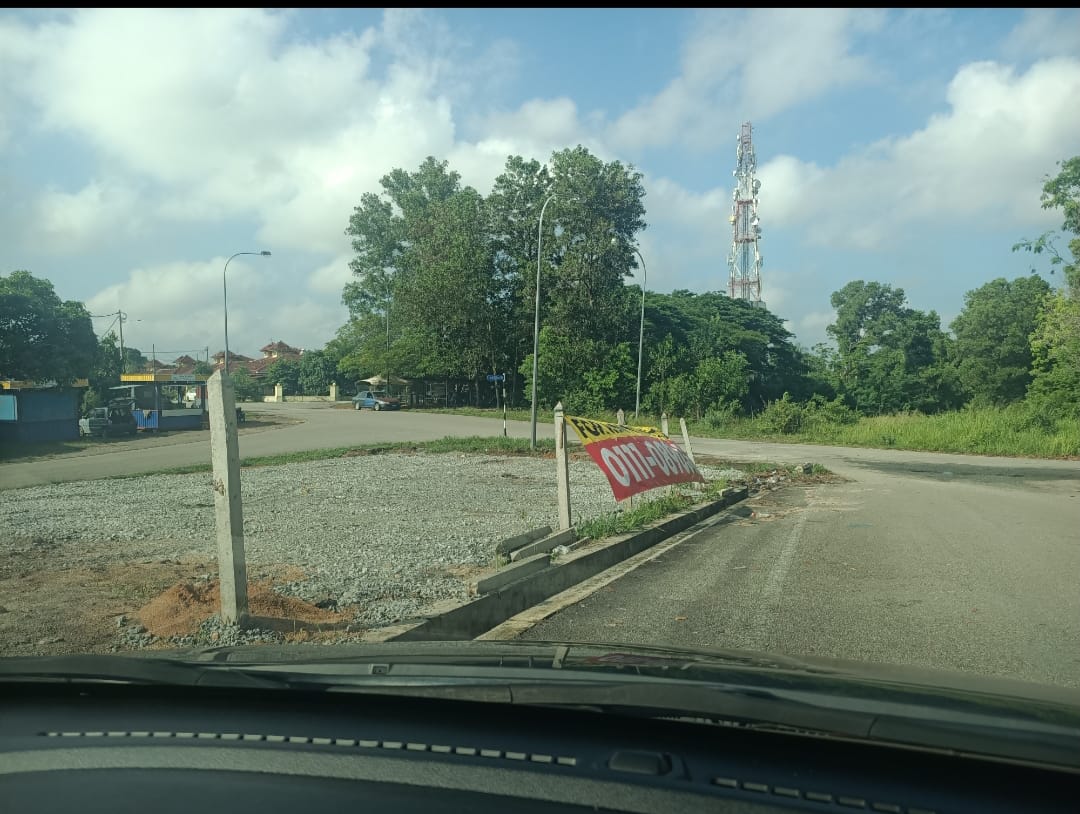 AMJ Mainroad Commercial/Workshop land for Rent - Image 2