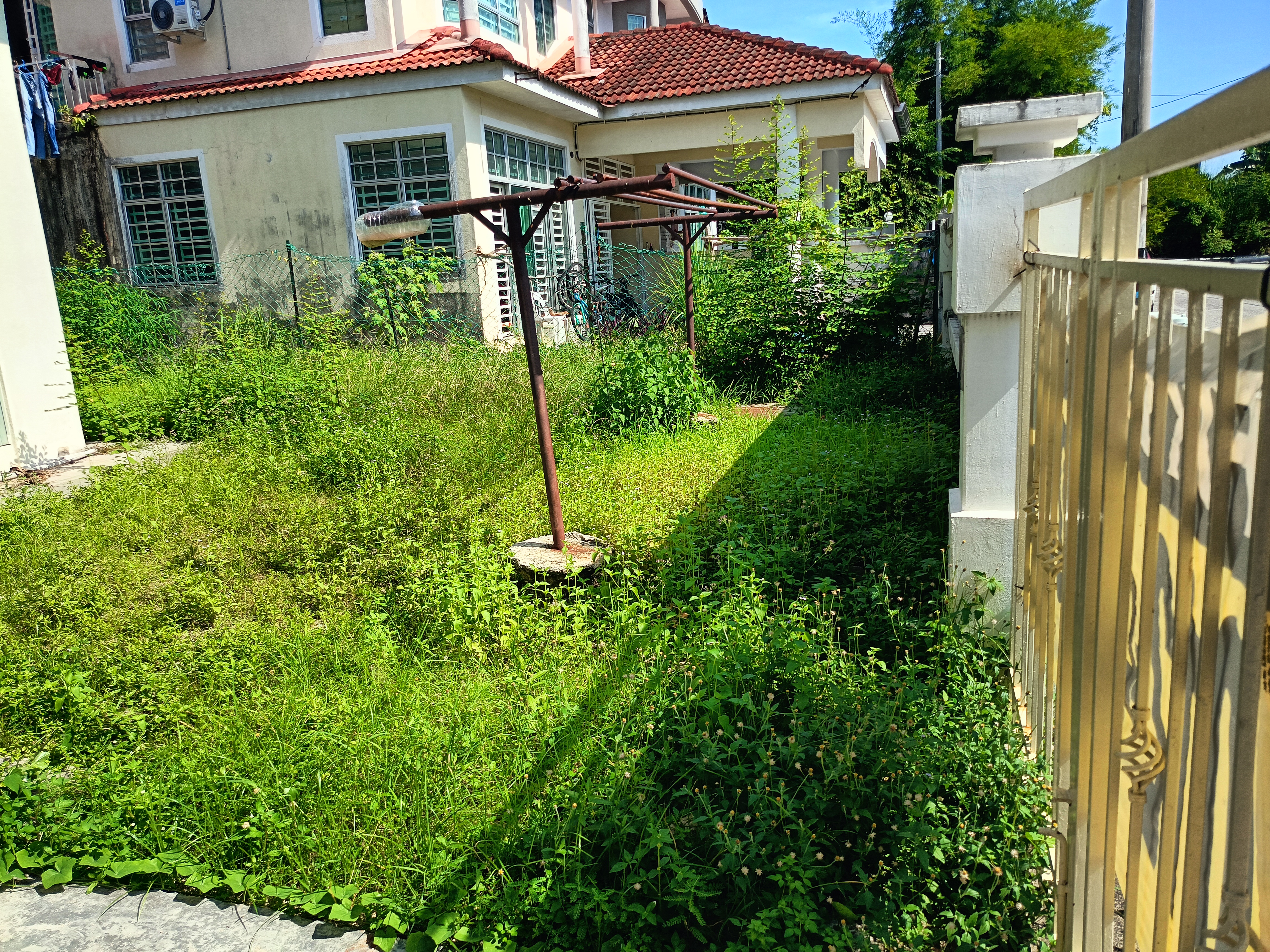 2 storey Semi Detached House at Lorong Kekabu Permatang Damar Laut, Batu Maung Penang  - Image 2