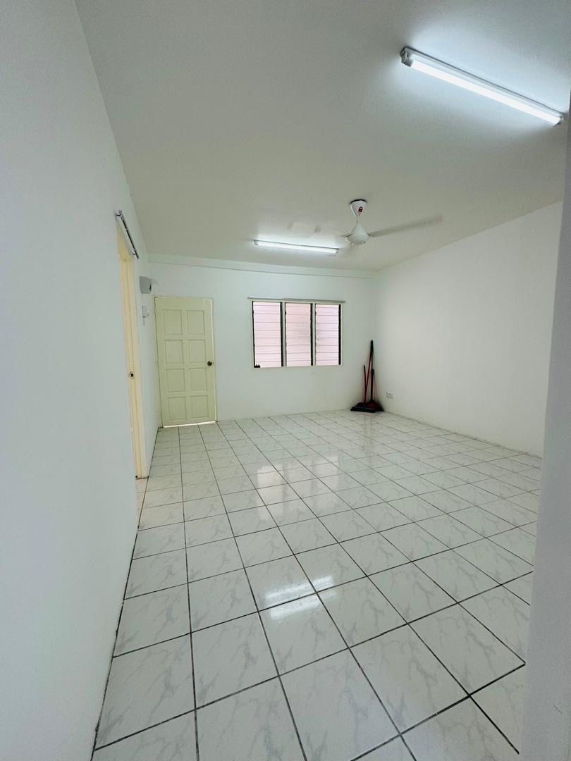 FOR RENT🔥PANGSAPURI BAIDURI, PERSIARAN TASIK KESUMA, BANDAR TASIK KESUMA, BERANANG - Image 3