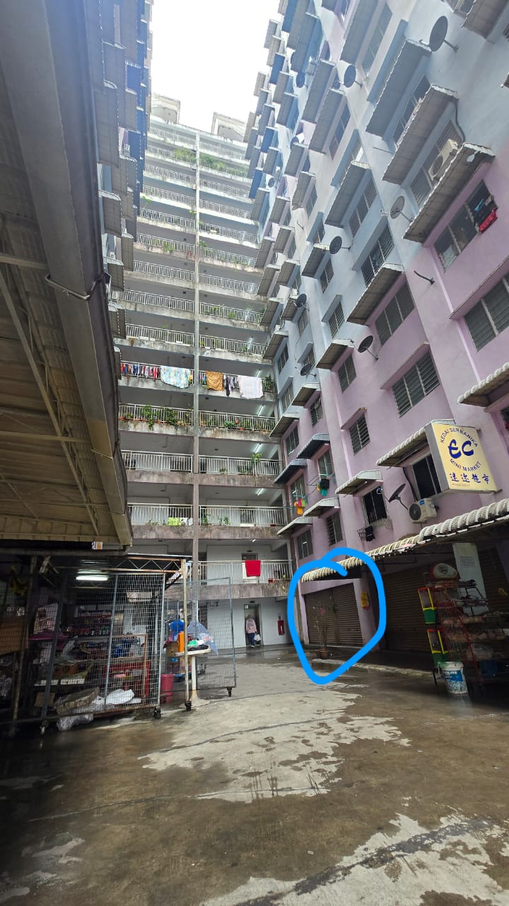 Freehold Shop/Retail Lot for Sale at Puncak Erskine, 703 sqft