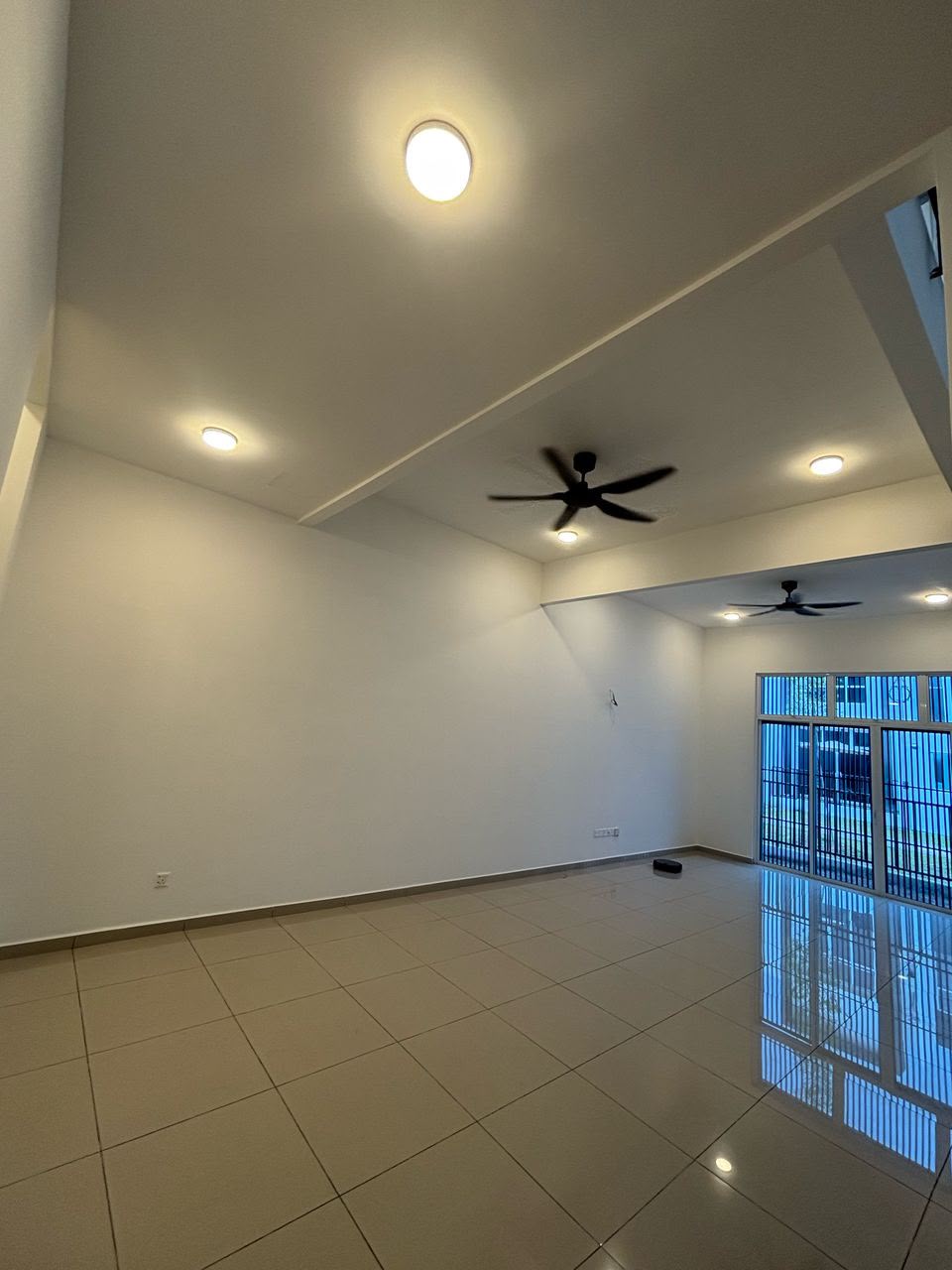 Spacious 4-Bed Freehold Double Storey Terrace in La Casa Lunas - Image 2