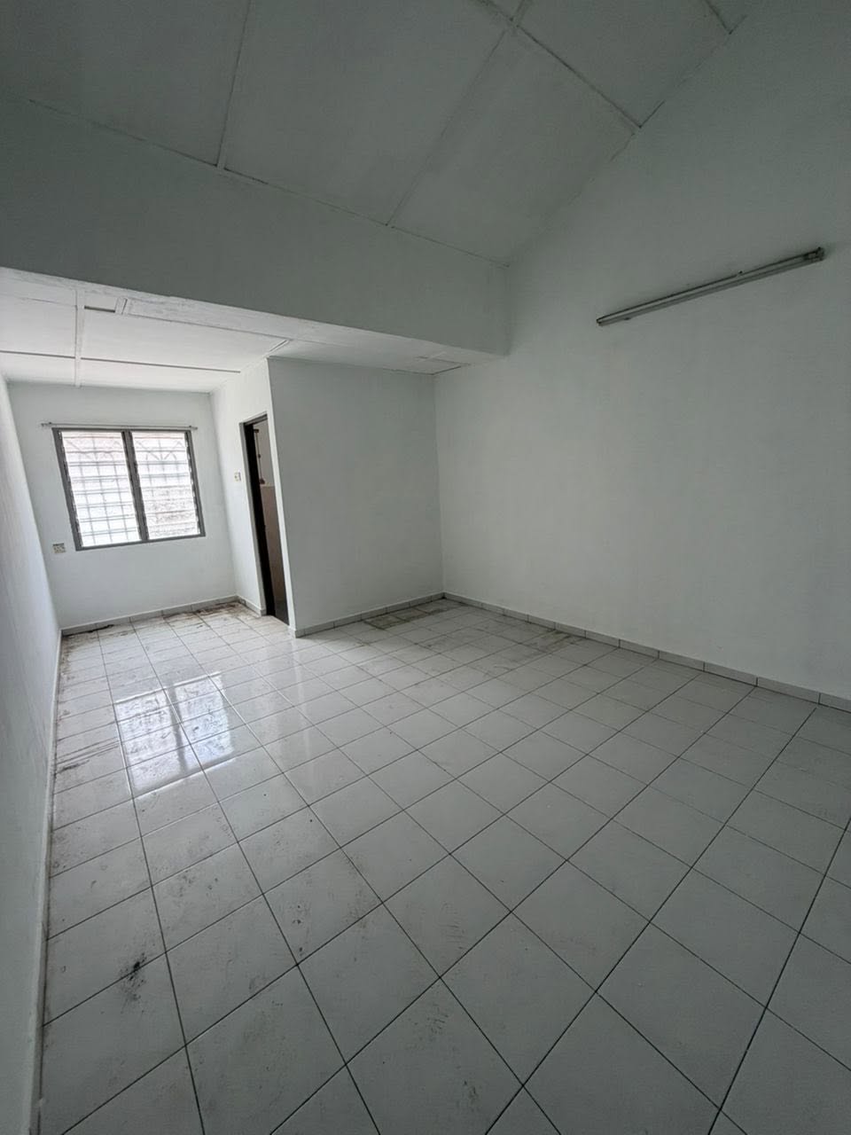 First Garden Single Storey Terrace House For Sale - Image 4