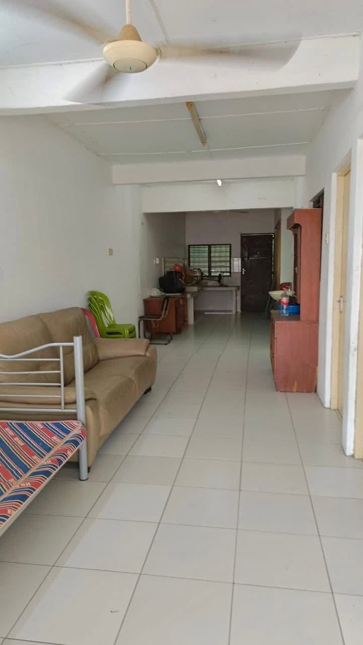 Lahat Taman Pinji Mewah Single Storey Terrance House For Sale - Image 2