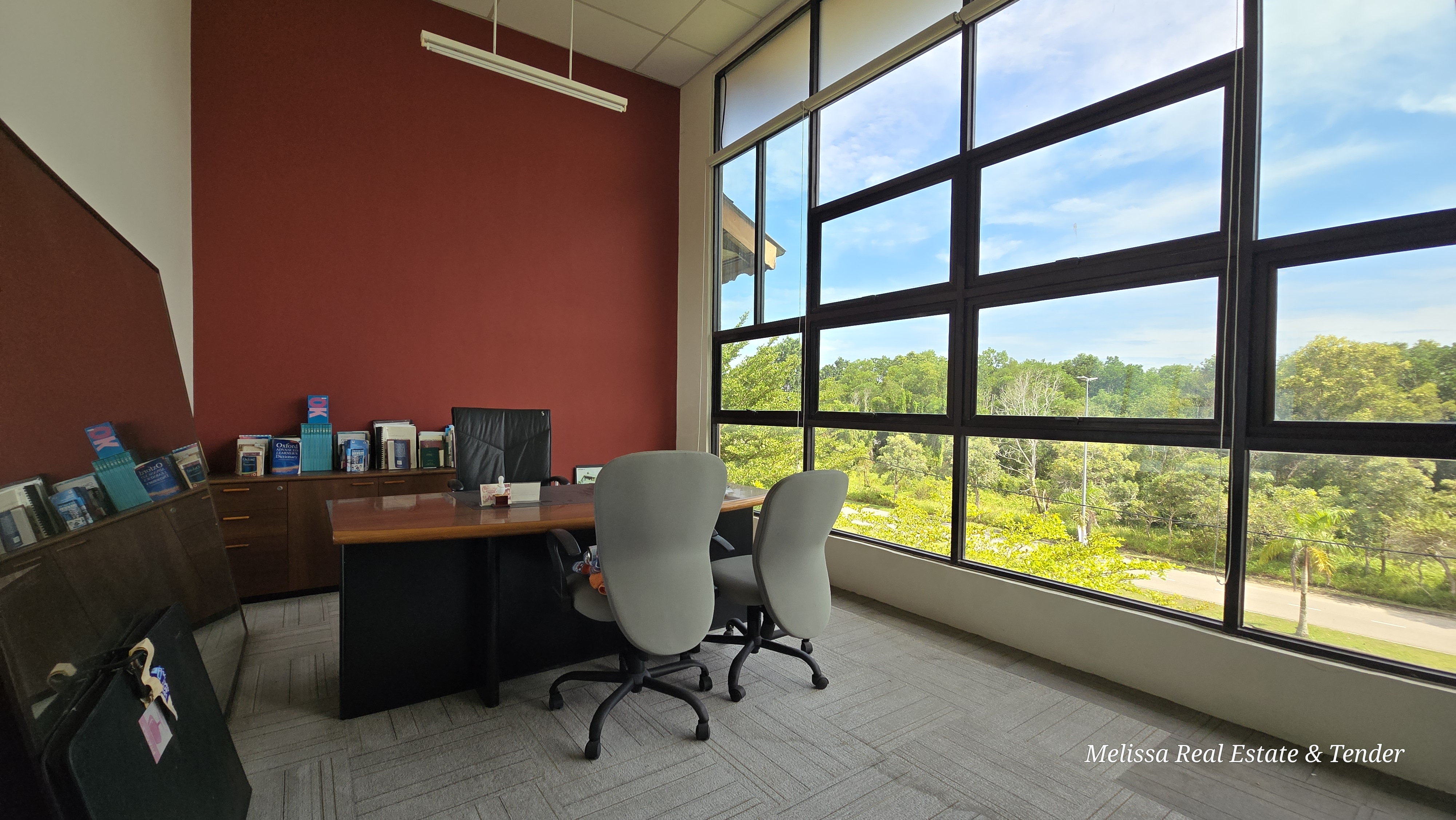 Renovated Office Lot Bandar Putra Nice View Partitioned Room
