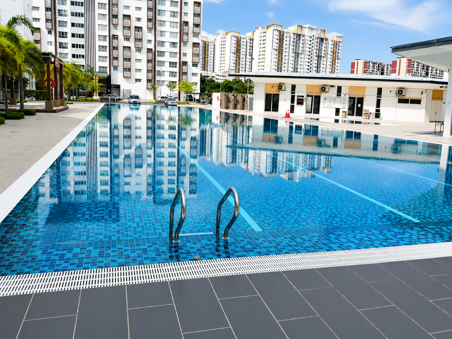 Freehold Seri Mutiara in Setia Alam, 939sqft with 2 Car Parks