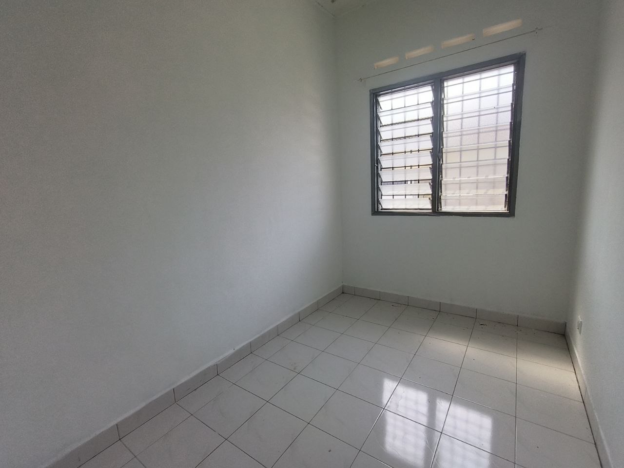 TERRACE HOUSE NEAR KLIA - Image 8