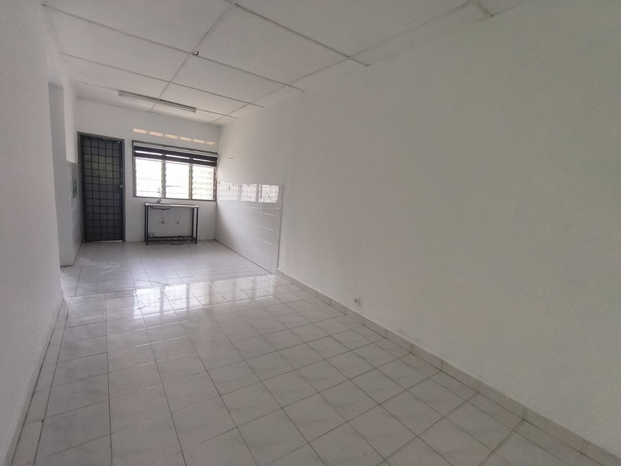TERRACE HOUSE NEAR KLIA - Image 4