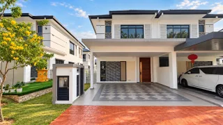 Semi-detached two-storey home with carport at Bandar Setia Alam
