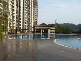 Swimming pool and clubhouse at Selayang Heights condominium, Gombak